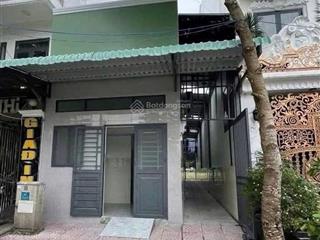 Bán dãy trọ 9 phòng 1 kiot ngay chợ cầu tràm (thu nhập 25tr/tháng). giá bán 1tỷ150tr