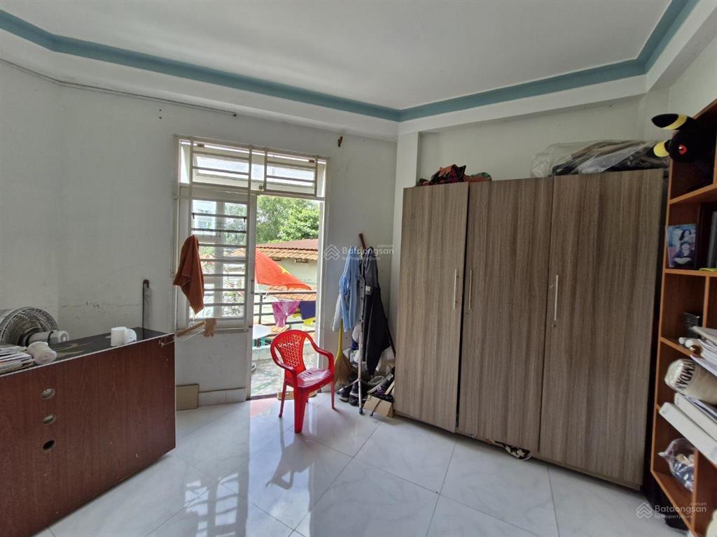 Bán nhà btct 3 tầng  hxh  ngay chợ lã xuân oai, long trường, q9  giá 3.85tỷ