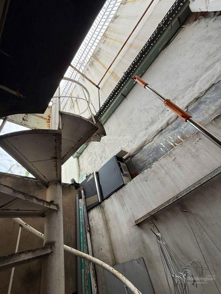 Sổ vuông a4  3 tầng btct  42m2  chỉ 6,6 tỷ  nhà cũ tiện xây sửa