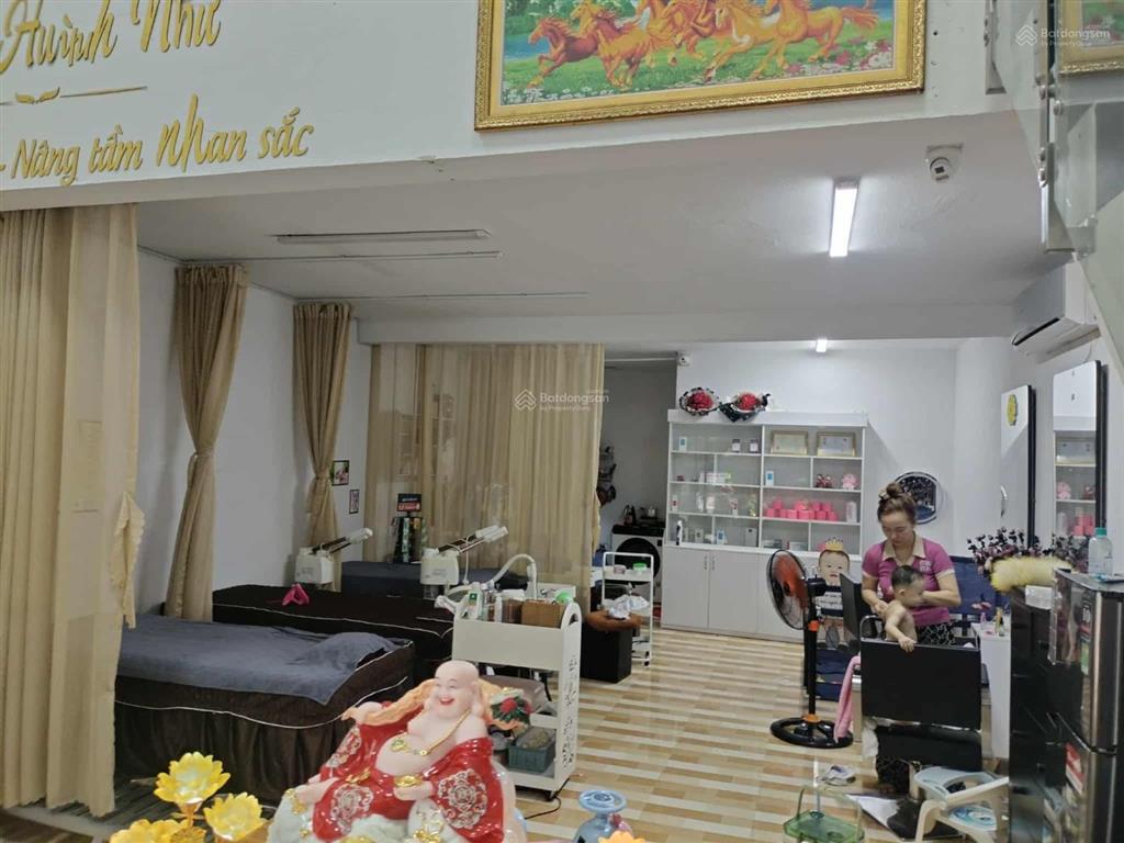 Cần bán nhà đất mặt tiền hùng vương, cách chợ 70m