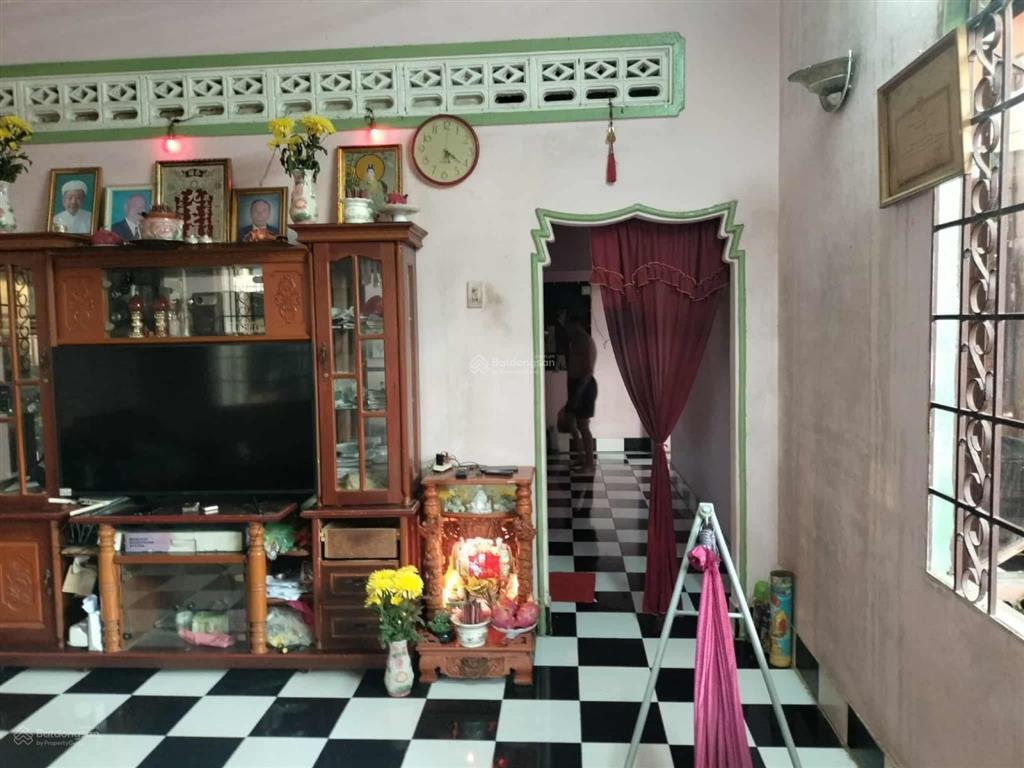 Cần bán nhà đất mặt tiền hùng vương, cách chợ 70m