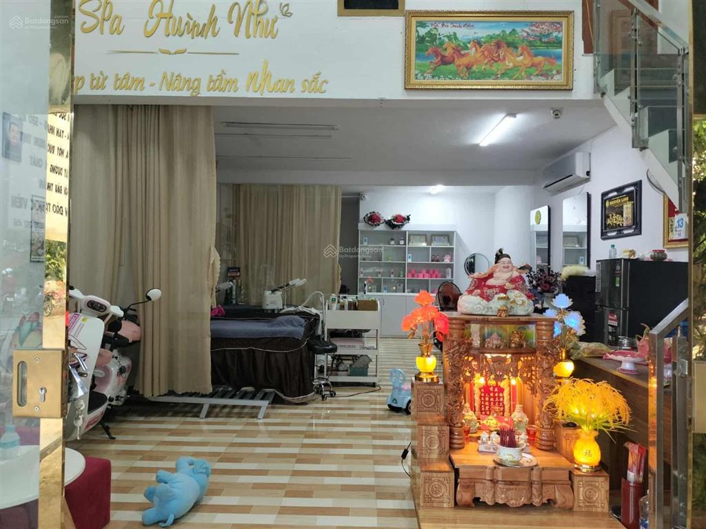 Cần bán nhà đất mặt tiền hùng vương, cách chợ 70m