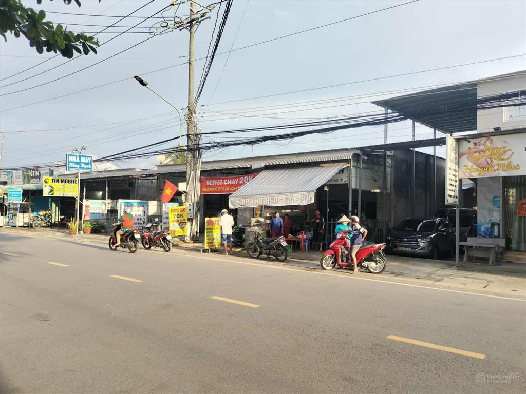 Cần bán nhà đất mặt tiền hùng vương, cách chợ 70m