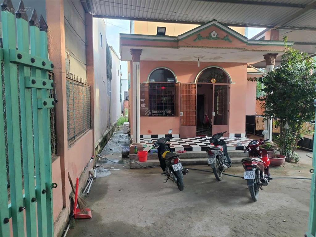 Cần bán nhà đất mặt tiền hùng vương, cách chợ 70m