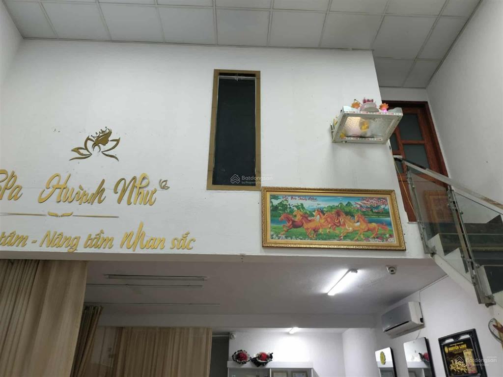 Cần bán nhà đất mặt tiền hùng vương, cách chợ 70m