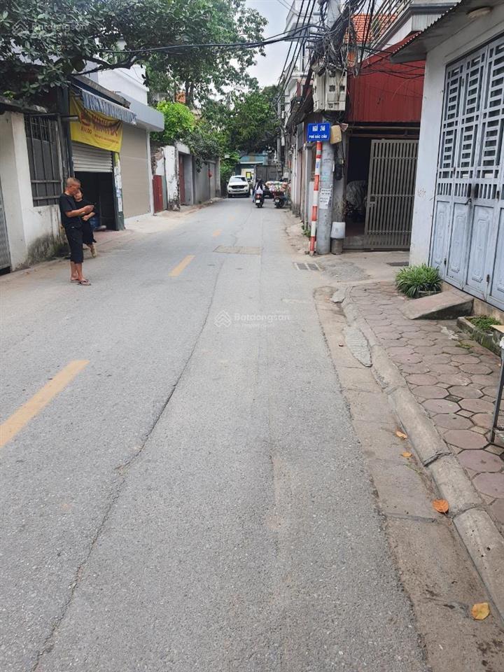 Chính chủ cần bán lô đất bắc cầu  ngọc thuỵ  long biên. dt 42m2  giá 3,75 tỷ