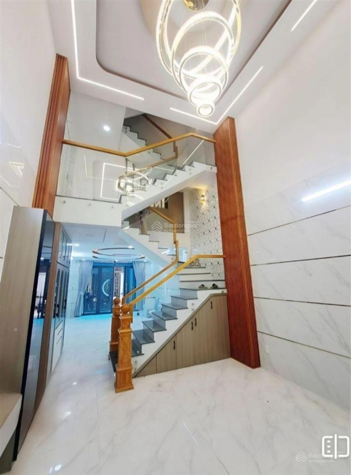 Hẻm xe hơi lê văn quới bình trị đông, 5 tầng, 4m x 14m sát bốn xã chỉ 7.09 tỷ