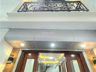 Hoa hậu thụy phương  mặt ngõ ô tô siêu thoáng  1 bước ra đường lớn