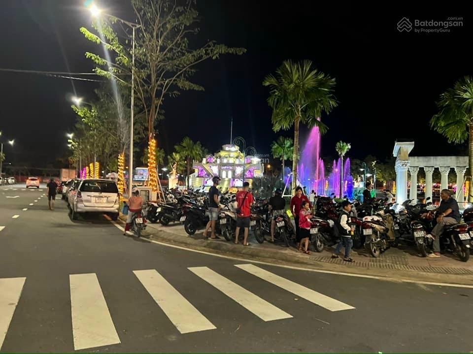 Chủ định cư nước ngoài cần bán gấp nền đất thổ cư 100% lô góc 2 mặt tiền. tại kđt cát tường wp2