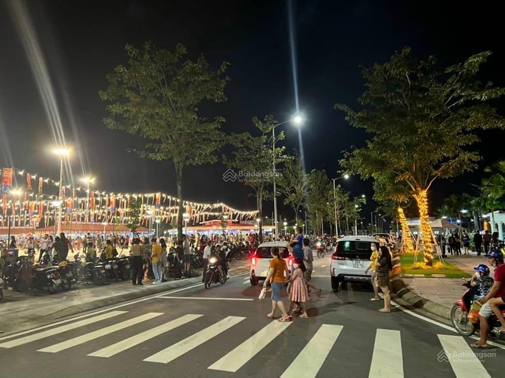 Chủ định cư nước ngoài cần bán gấp nền đất thổ cư 100% lô góc 2 mặt tiền. tại kđt cát tường wp2