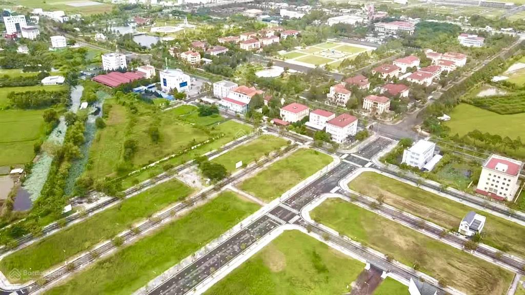 Chủ định cư nước ngoài cần bán gấp nền đất thổ cư 100% lô góc 2 mặt tiền. tại kđt cát tường wp2