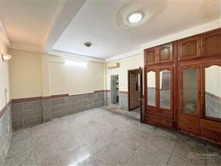 Chiều ngang 5.5m phường đa kao  quận 1 cách 10m ra hẻm xe hơi  mạc đĩnh chi thông điện biên phủ