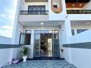 Nhà sân rộng 5x20m có 1 lầu. đường trần đại nghĩa, gần vòng xoay an lạc