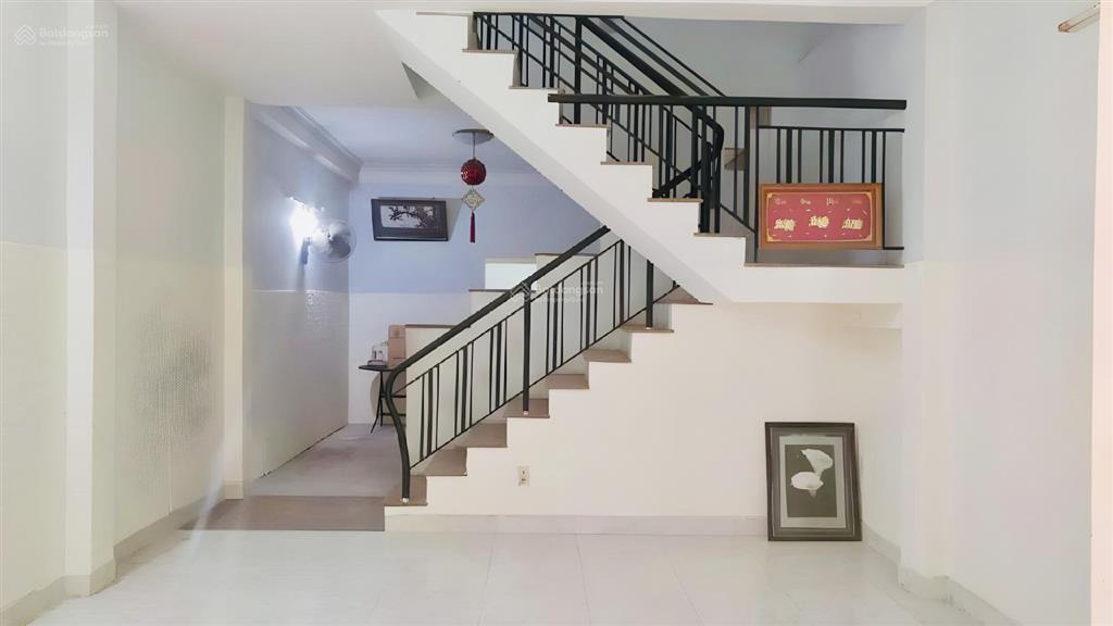 Giáp quận 4  vị trí đẹp  71m2, 2 tầng  lê văn lương, tân kiềng, quận 7  5 tỷ nhỉnh