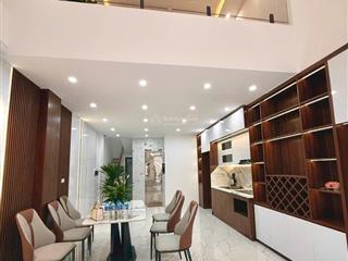 Chủ cần tiền bán gấp nhà trường chinh! lô góc vàng  sân để 10 xe  3 phòng ngủ master! 50m x 6tầng