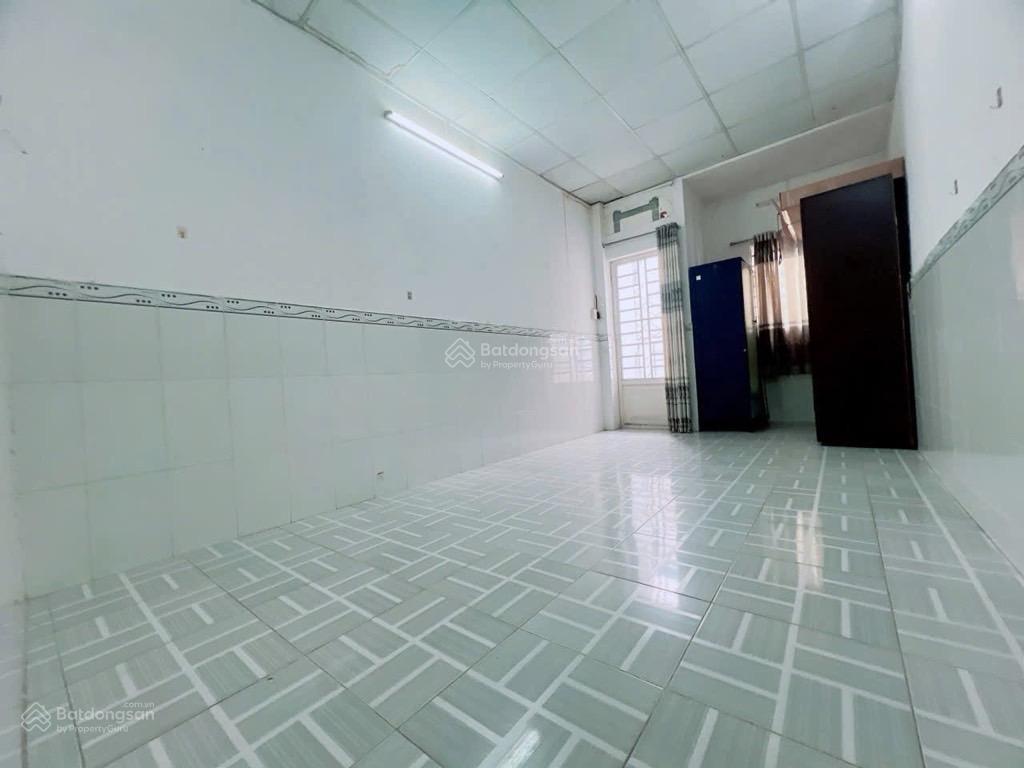 56m2 đoàn văn bơ  q4  không lộ giới, không quy hoạch  đang cho thuê 8 triệu  nhỉnh 4 tỷ