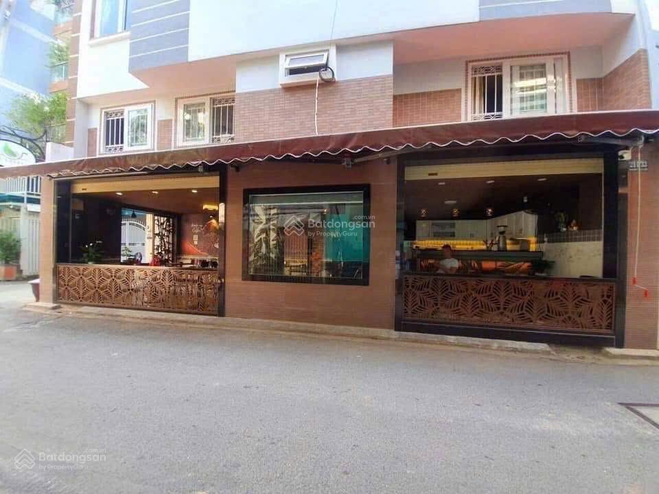 Nhà 2 mặt tiền  đang kinh doanh và 8 chdv cho thuê