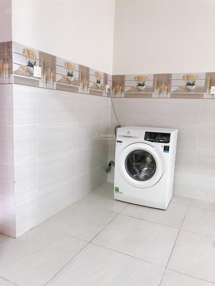 Chính chủ ký gửi! 5 tỷ có ngay căn hộ 100m2 valeo đầm sen sổ hồng riêng!