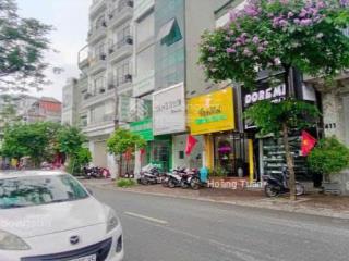 Phố nhổn duy nhất 1 căn 35mmặt tiền 6m30m ra quốc lộ 32 8 làn xe  6 tỷ nhỉnh nhẹ full đồ sẵn ở