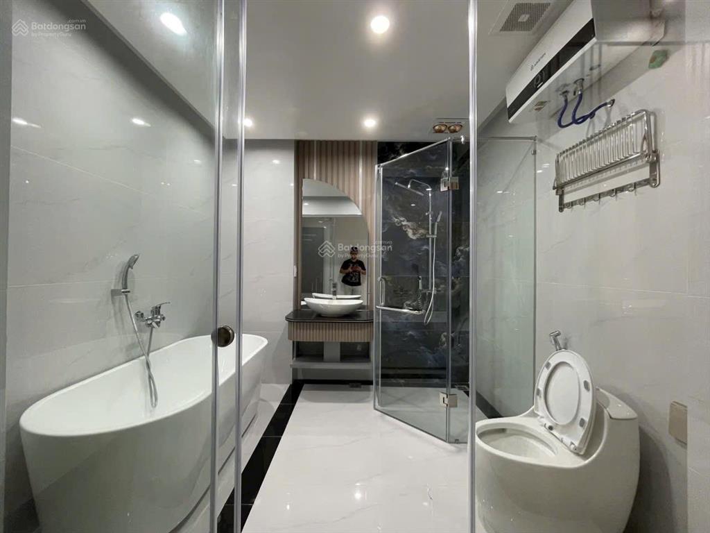 Chuyển nhượng nhà tuyến 2 ngô gia tự  ngay chân cầu rào 1