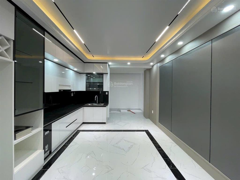 Chuyển nhượng nhà tuyến 2 ngô gia tự  ngay chân cầu rào 1