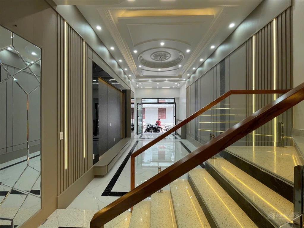 Chuyển nhượng nhà tuyến 2 ngô gia tự  ngay chân cầu rào 1