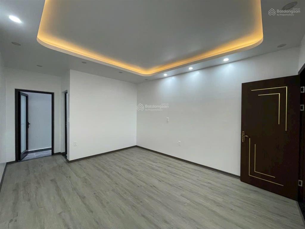 Chuyển nhượng nhà tuyến 2 ngô gia tự  ngay chân cầu rào 1