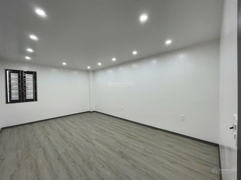 Chuyển nhượng nhà tuyến 2 ngô gia tự  ngay chân cầu rào 1