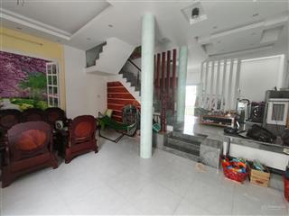 Bán nhà chính chủ, 2 tầng 1 tum, diện tích 70m2 sổ đỏ hoàn công. nhà 2 mặt tiền. mát mẻ yên tỉnh