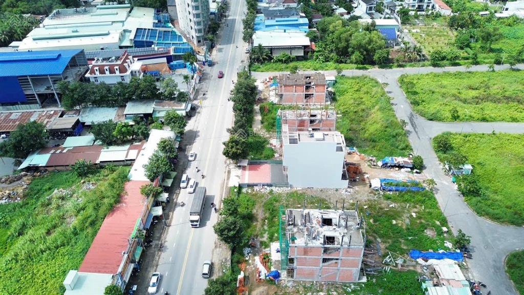 Tôi cần bán lô đất đối diện công viên 1,3 tỷ đông bình dương