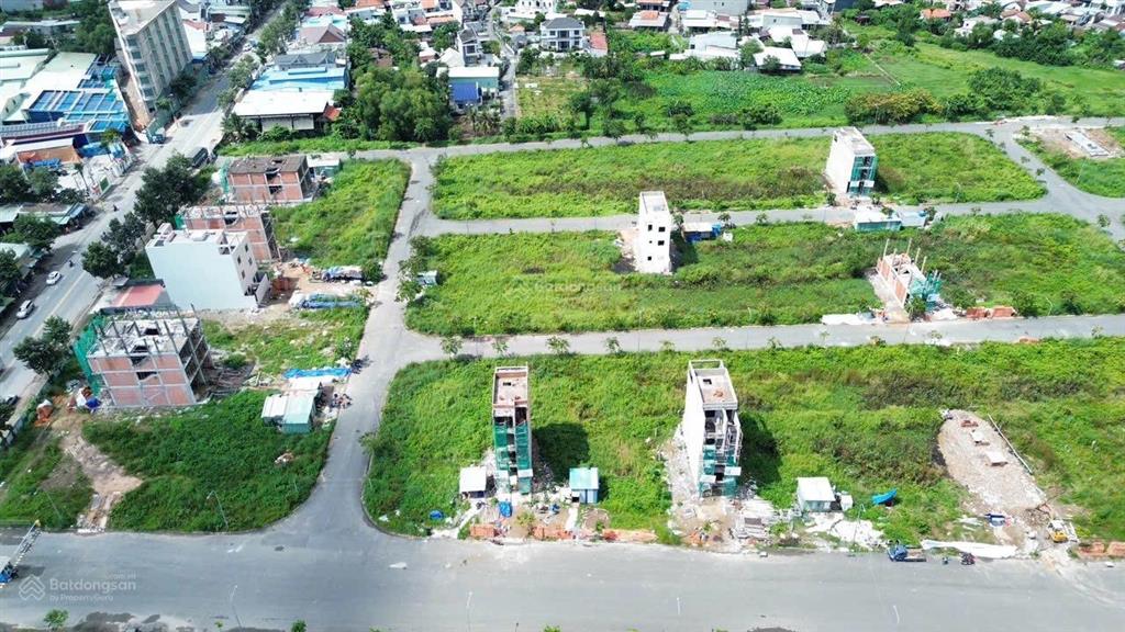 Tôi cần bán lô đất đối diện công viên 1,3 tỷ đông bình dương