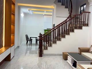 Siêu phẩm lai xá lô góc 35m  5 tầng  oto đỗ cổng  5 tỷ ngõ thông  đối diện đại học thành đô