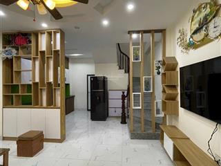 Nhỉnh 4 có ngay nhà 40m2 lô góc full nội thất  5 tầng  gần oto  ngõ thông