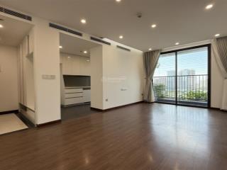 Chính chủ cho thuê căn hộ 3pn tầng cao, hướng mát, view đẹp.
