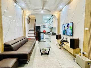 Nhà đẹp đường láng ở ngay full nội thất ngõ 3 gác tránh cách phố 30m trung tâm đống đa