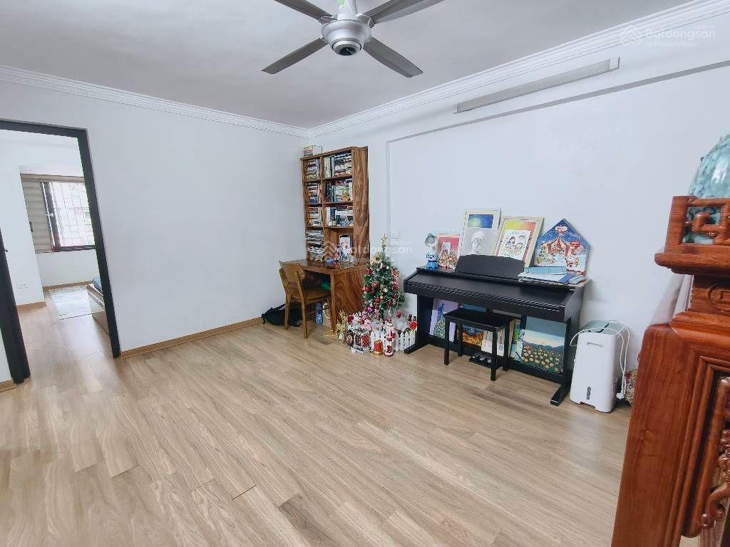 Tập thể mặt phố thái thịnh tầng 2 lô góc 3 ngủ ô tô tránh ~110m2 nhỉnh 6 tỷ