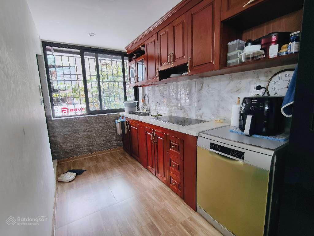 Tập thể mặt phố thái thịnh tầng 2 lô góc 3 ngủ ô tô tránh ~110m2 nhỉnh 6 tỷ