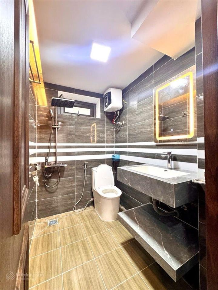 Tập thể tầng 1 đống đa sd 100m² 4.99 tỷ căn góc 3 mặt thoáng 3 ngủ riêng ô tô đỗ cổng full nội thất