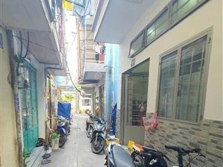 Nhà 3 tầng hẻm trần hưng đạo, q5 (giáp quận 1)  giá chỉ trên 2 tỷ.