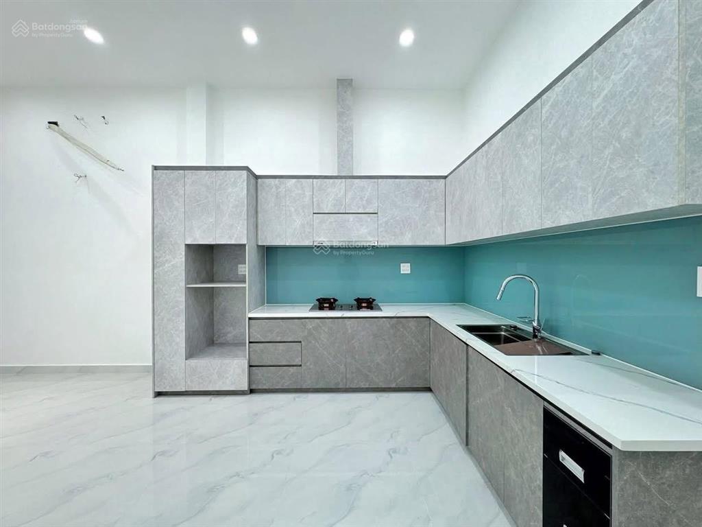 1 tỷ 250 nhà 1t1l đường tân túc , bình chánh  dt 50m2  shr