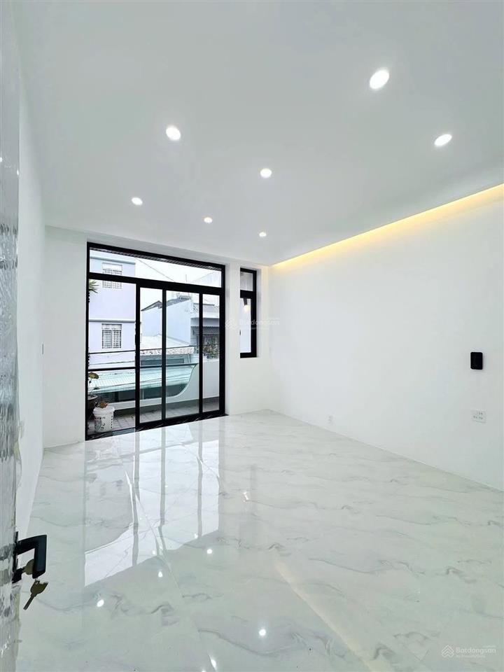 1 tỷ 250 nhà 1t1l đường tân túc , bình chánh  dt 50m2  shr