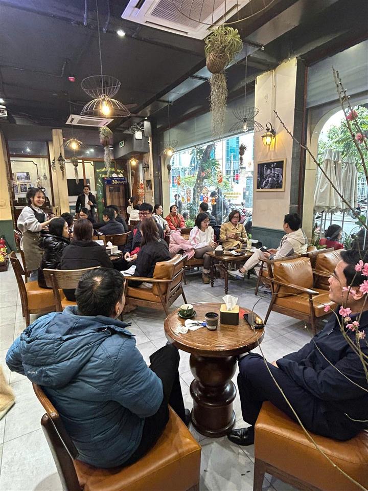 Cho thuê nhà mặt phố lý nam đế  hoàn kiếm, dt 55 m2, mặt tiền 10 m, giá 28 tr, đi riêng, thông sàn