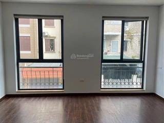 Cc cho thuê mặt bằng làm vp tại tòa nhà mặt phố an trạch  đống đa, dt 75m2, giá 12.5 tr, thang máy