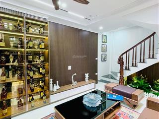 Nhà ngọc khánh, 45m, 6 tầng, ngõ trước nhà 3m, thông tứ tung, nhà mới koong, chủ tặng nt, ở ngay