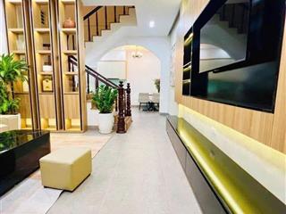 Hàng siêu hiếm ngọc khánh, ngõ rộng, thông, gần phố, chủ xây tâm huyết tặng nt 39m2*4t, gần trường