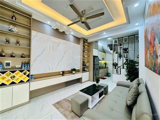 Hàng siêu hiếm ngọc khánh, ngõ rộng, thông, gần phố, chủ xây chắc chắn, tặng nt, 40m*5t