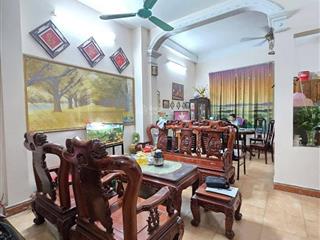 1 ngoặt tới nhà, ngõ thông, gần phố, dân xây kcbt, nhà đội cấn, tổng 3pn, ko qh