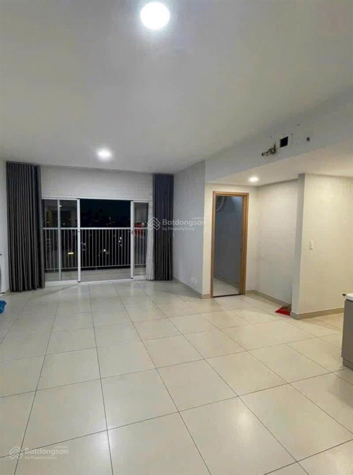 Giá 12tr/th, the useful (the era) lạc long quân, tb, 110m2, 3pn, nhà trống.