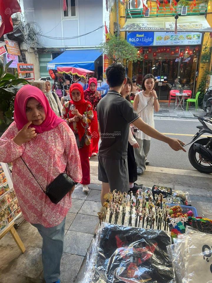 Cho thuê mặt bằng mặt phố hàng trống  hoàn kiếm, diện tích 40m2, mặt tiền 3,5m