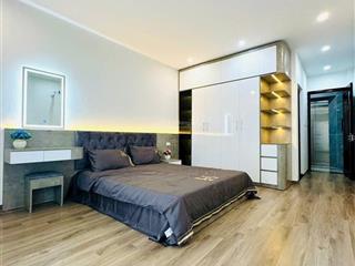 Thạch bàn48m26 tầng nhỉnh 10 tỷ ngõ thông kinh doanh thang máy gara ô tô full nội thất .
